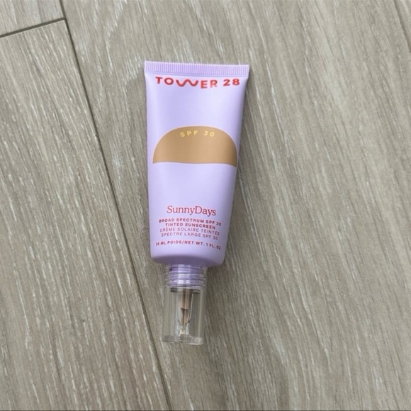 NEW Tower28 SunnyDays Tinted Moisturizer SPF 30 in 35 Point Dume - Picture 1 of 7
